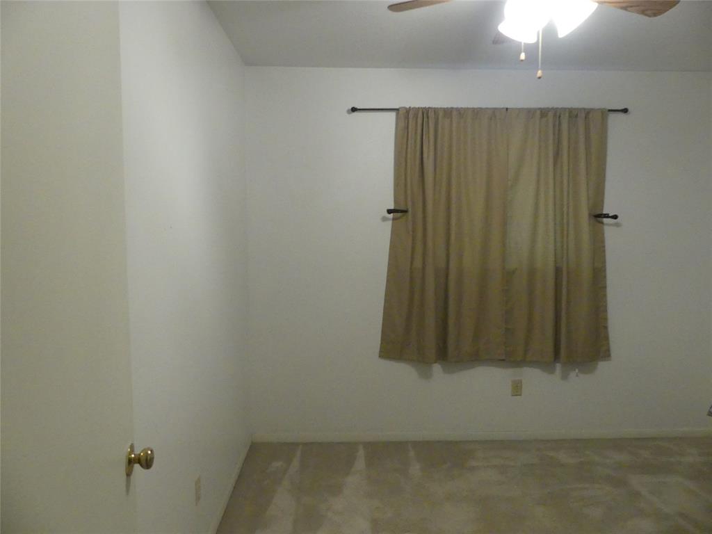 839 Robbie St, Liberty, TX 77575