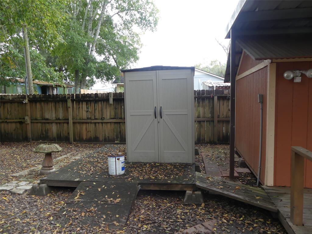 839 Robbie St, Liberty, TX 77575