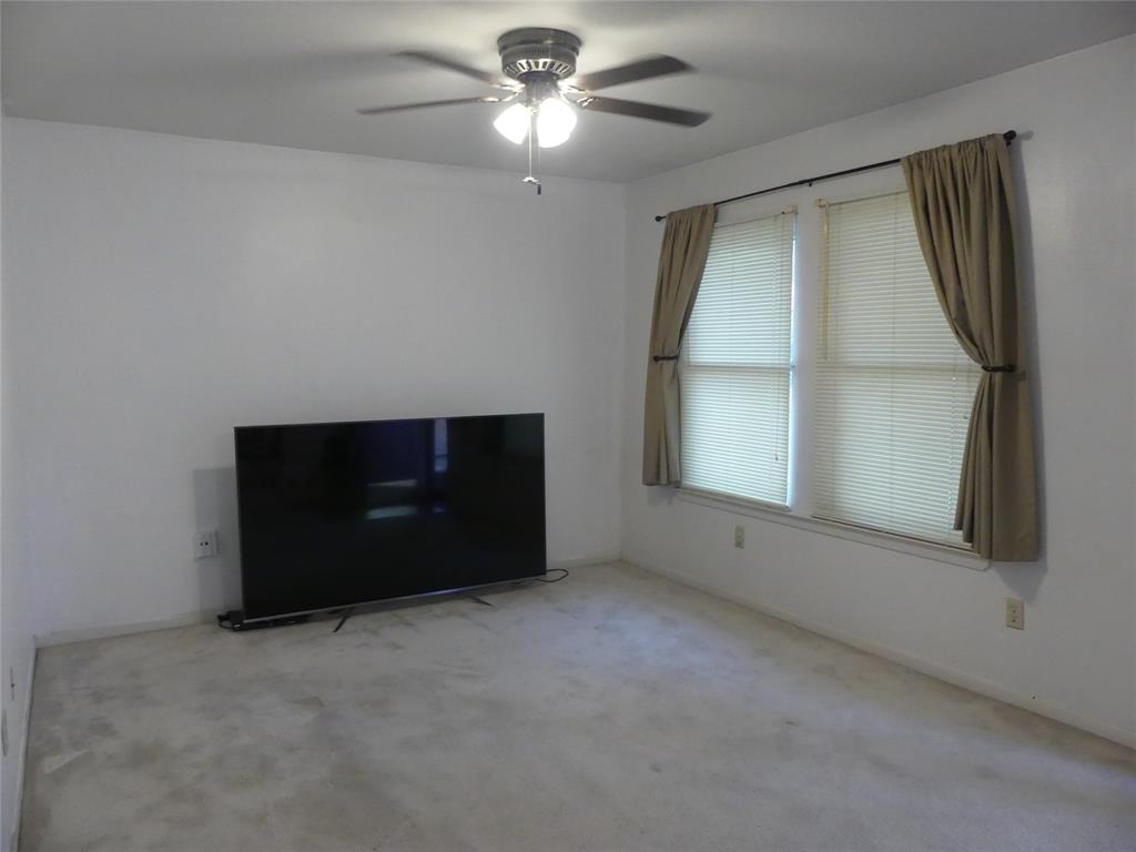 839 Robbie St, Liberty, TX 77575