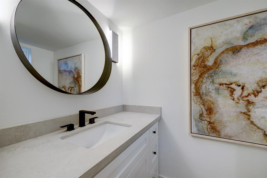 4826 Bayou Vista Dr, Houston, TX 77091