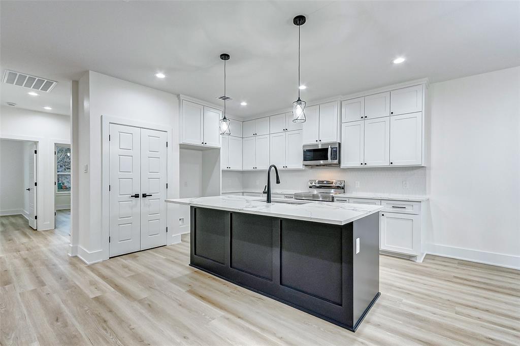 4007 Ebbtide Dr, Houston, TX 77045