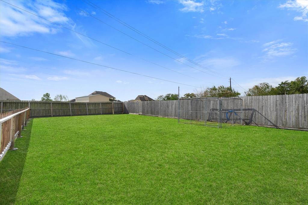 4756 Dutton Lake Dr, Baytown, TX 77523