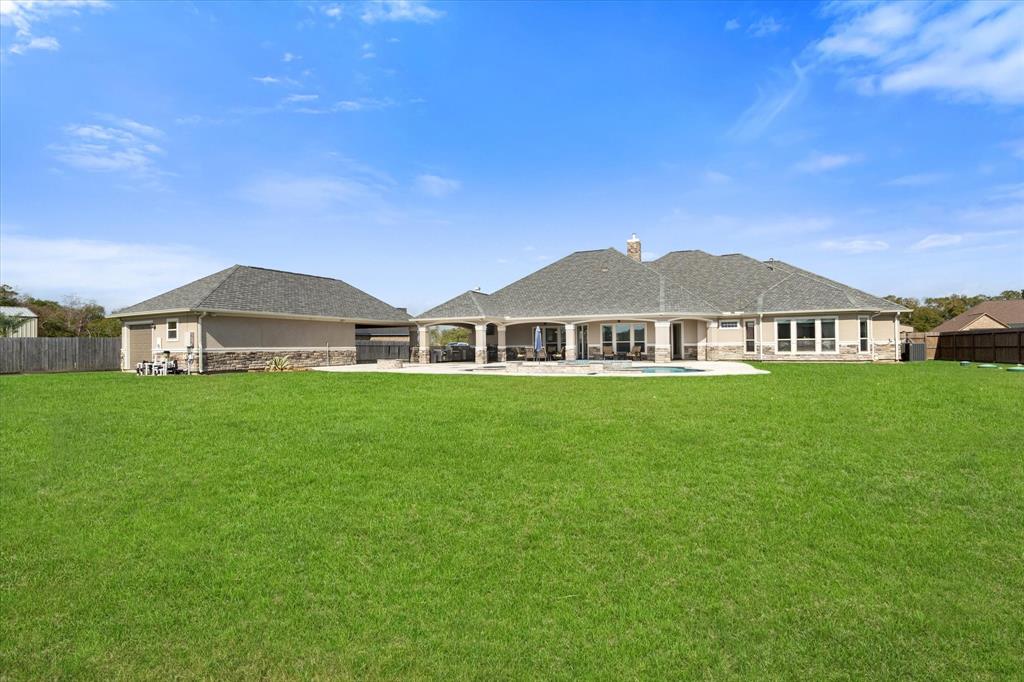 4756 Dutton Lake Dr, Baytown, TX 77523