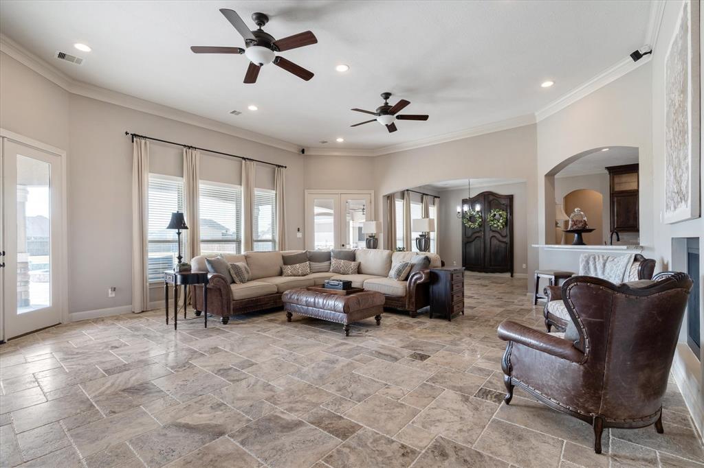 4756 Dutton Lake Dr, Baytown, TX 77523