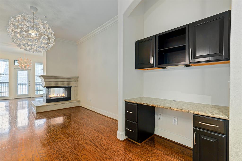 2120 Kipling St 402, Houston, TX 77098