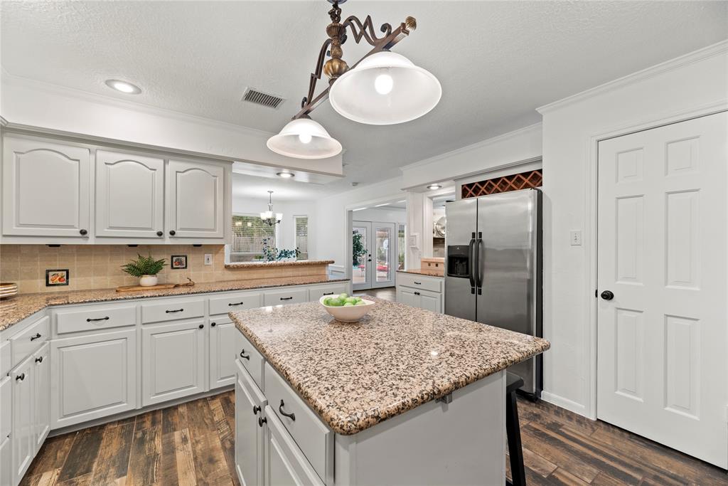 14714 Oak Bluff Ct, Houston, TX 77070