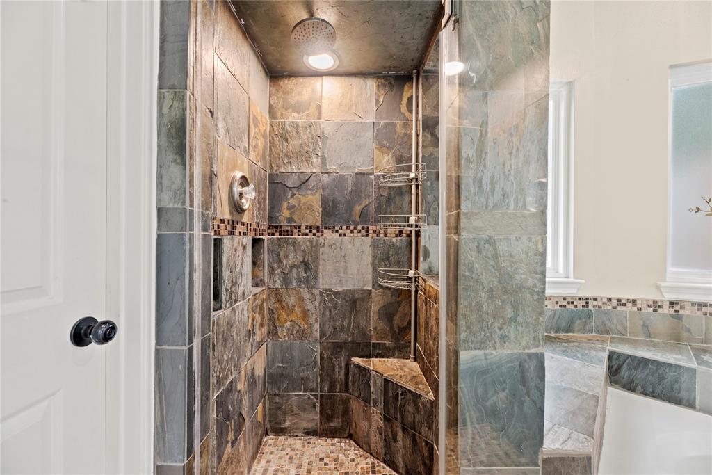 14714 Oak Bluff Ct, Houston, TX 77070