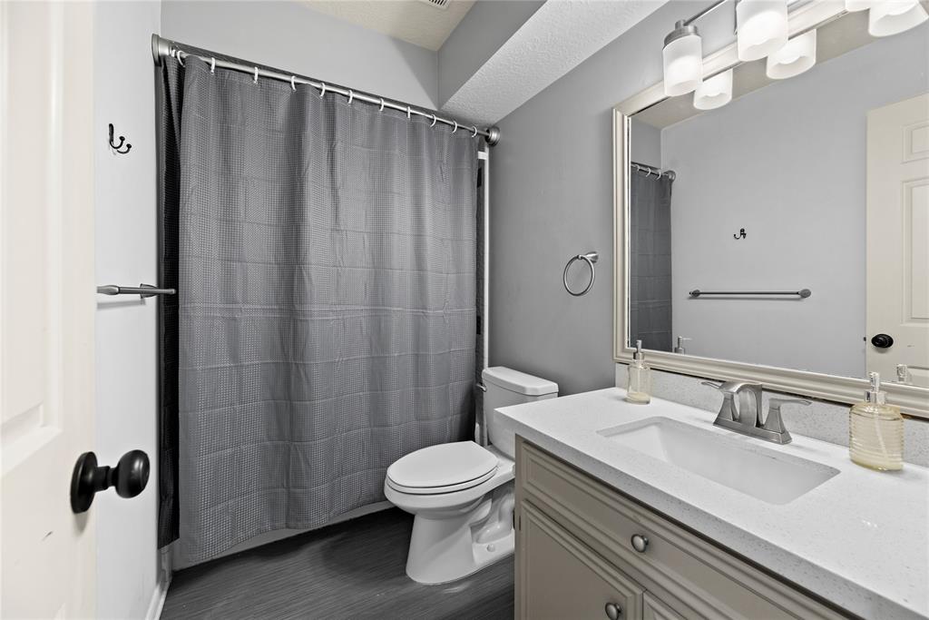 14714 Oak Bluff Ct, Houston, TX 77070