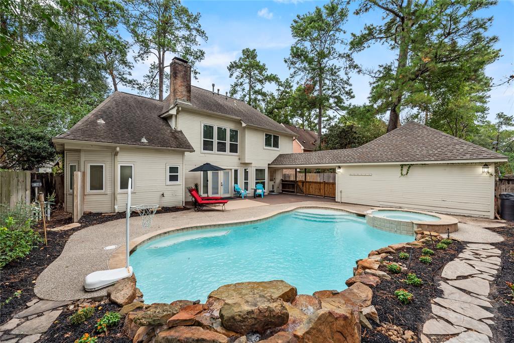 14714 Oak Bluff Ct, Houston, TX 77070