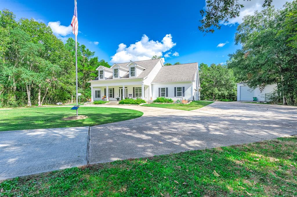 1321 Chocolate Bayou Dr, Alvin, TX 77511