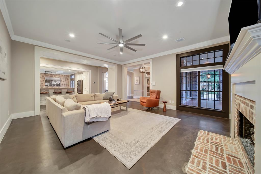 11 Highland Green Pl, The Woodlands, TX 77381