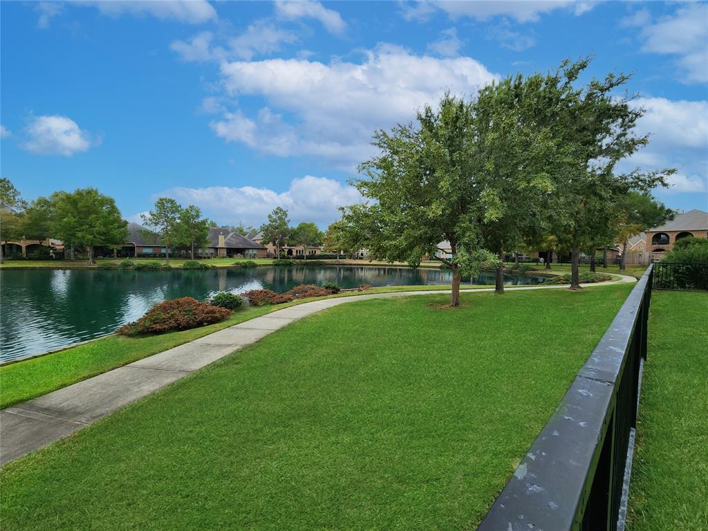 2719 Randal Lake Ln, Spring, TX 77388