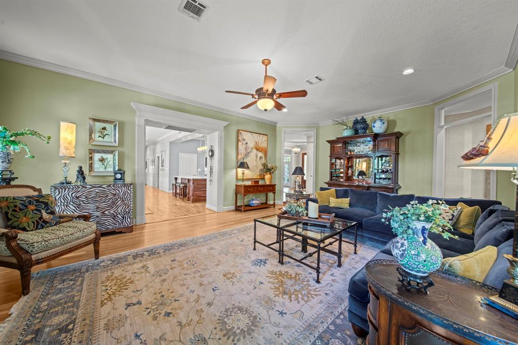 11018 Albury Park Ln, Tomball, TX 77375