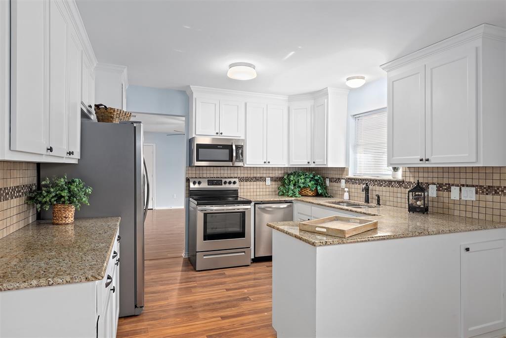 406 Llano St, Pasadena, TX 77504