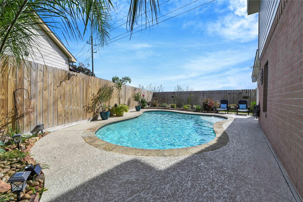 15038 Diamond Way, Baytown, TX 77523