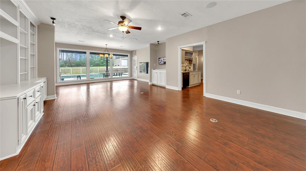 5010 Andershire Dr, Conroe, TX 77304