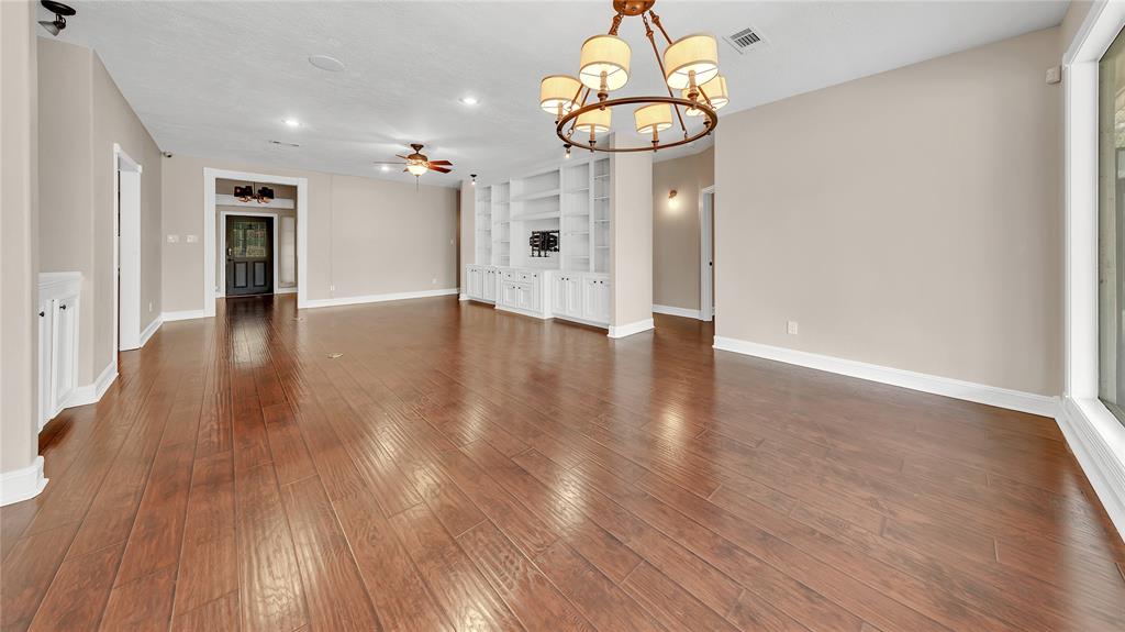 5010 Andershire Dr, Conroe, TX 77304