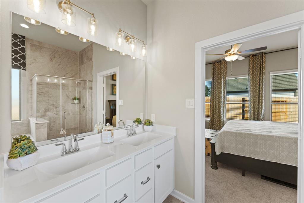 2030 Woodgate Ln, Tomball, TX 77375