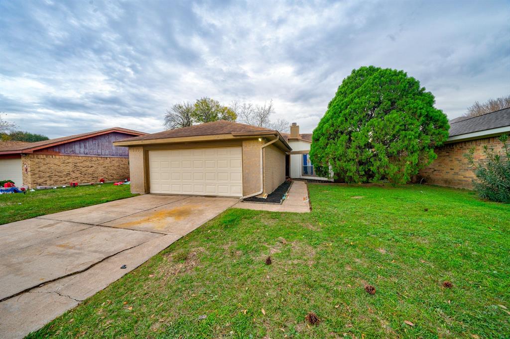 17435 Davenway Dr, Houston, TX 77084