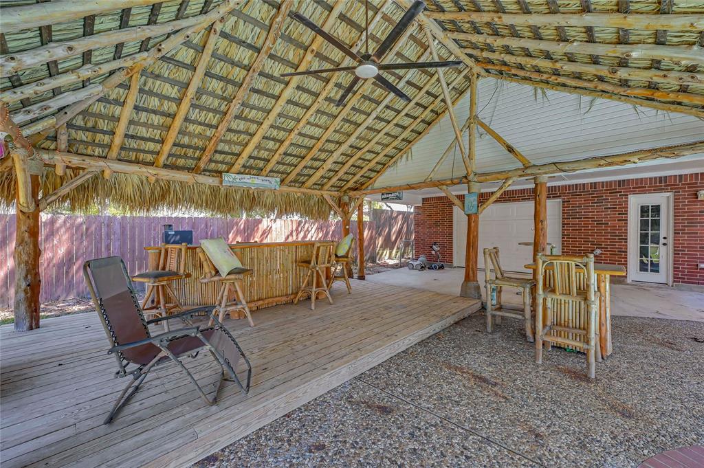 1910 Avenue L, Santa Fe, TX 77510