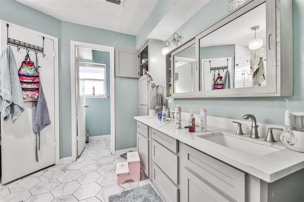 5419 Summerfield Ln, Spring, TX 77379