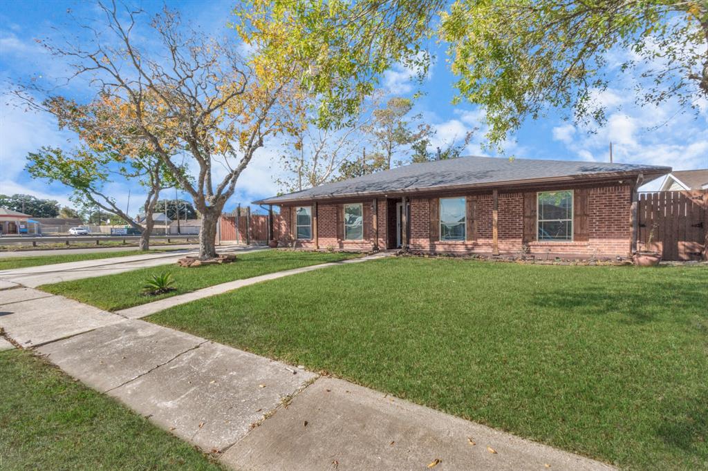 11003 Sagehill Dr, Houston, TX 77089