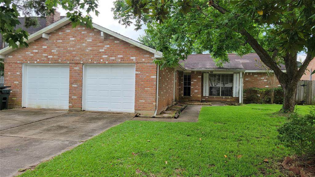 3046 Mosby Dr, Sugar Land, TX 77479