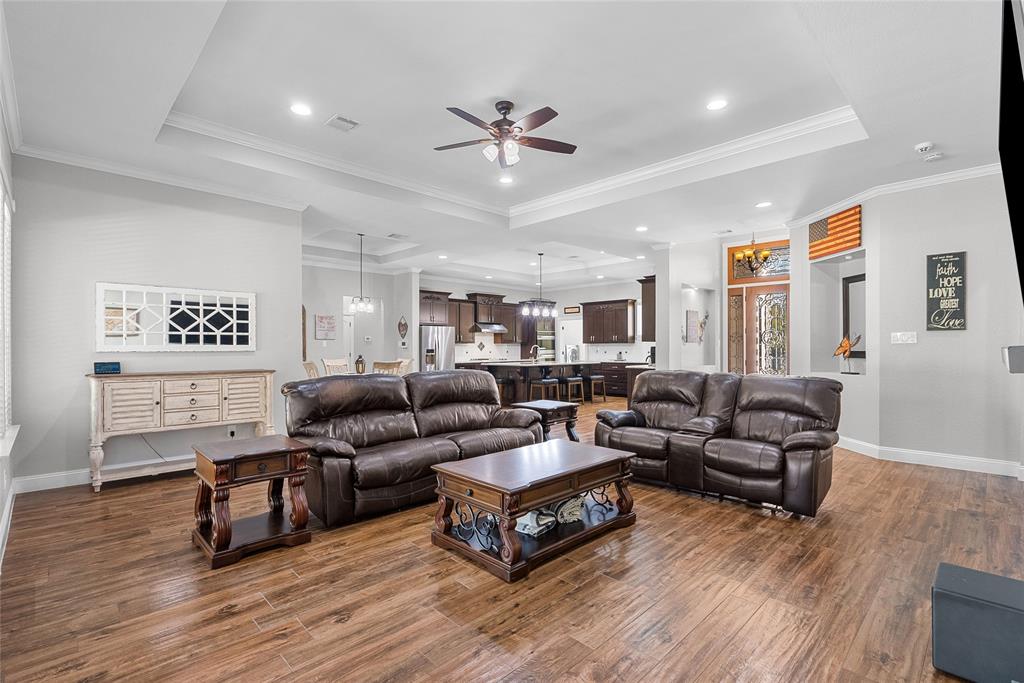 5420 Forest Cove Dr, Dickinson, TX 77539