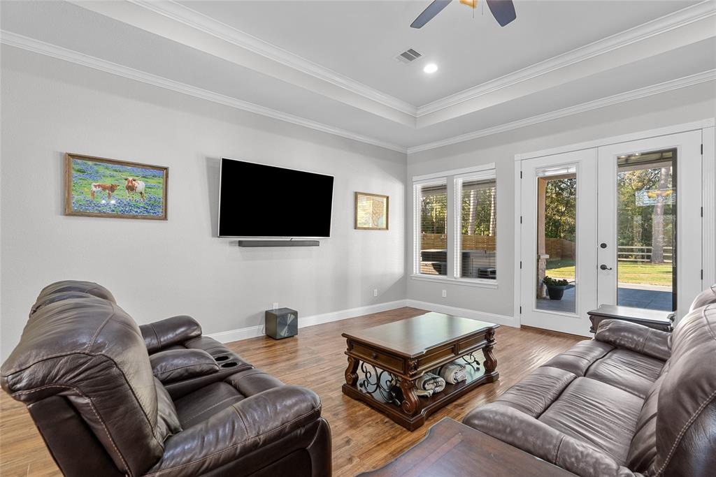 5420 Forest Cove Dr, Dickinson, TX 77539