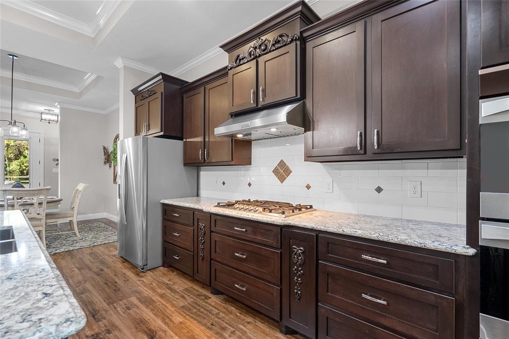 5420 Forest Cove Dr, Dickinson, TX 77539