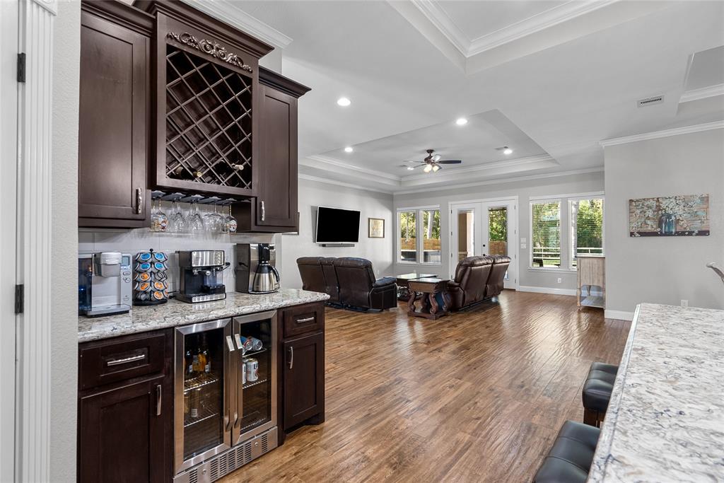 5420 Forest Cove Dr, Dickinson, TX 77539