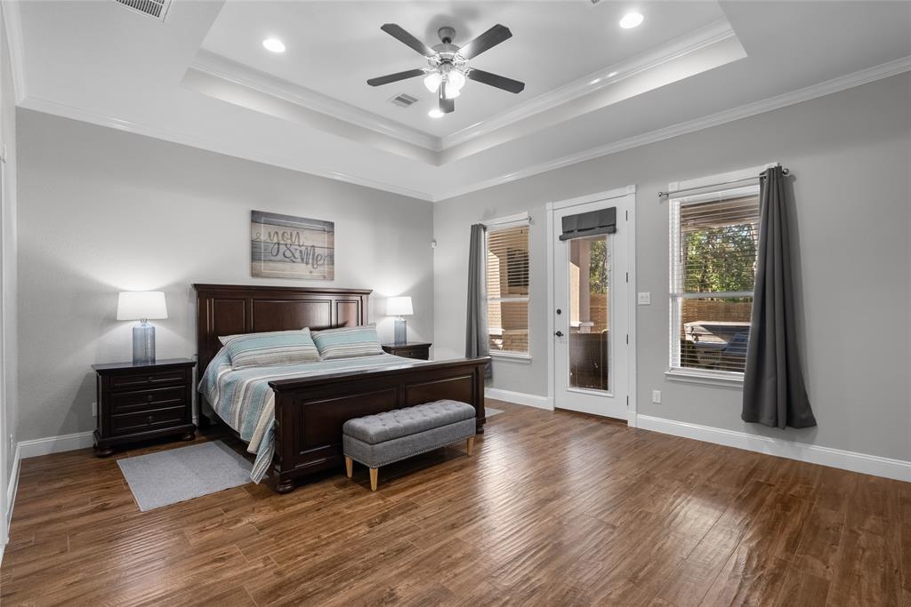 5420 Forest Cove Dr, Dickinson, TX 77539