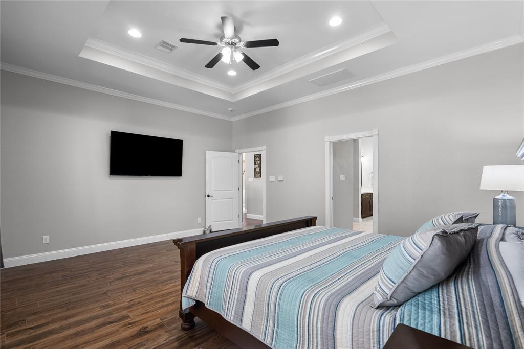 5420 Forest Cove Dr, Dickinson, TX 77539