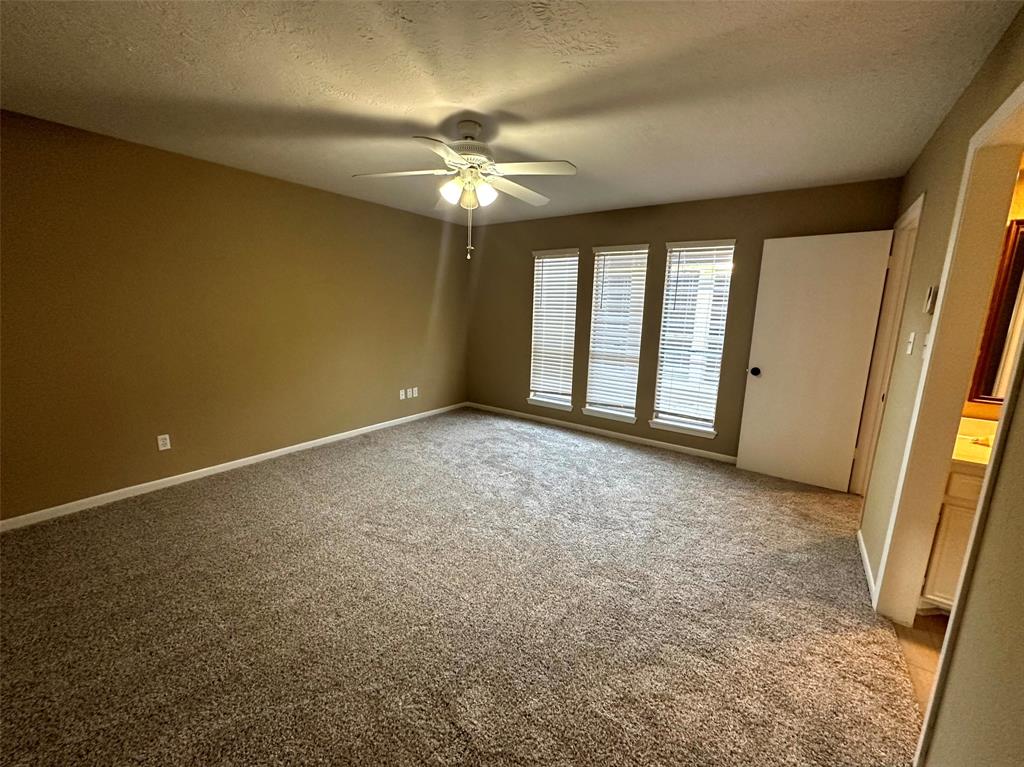 607 S Rivershire Dr, Conroe, TX 77304