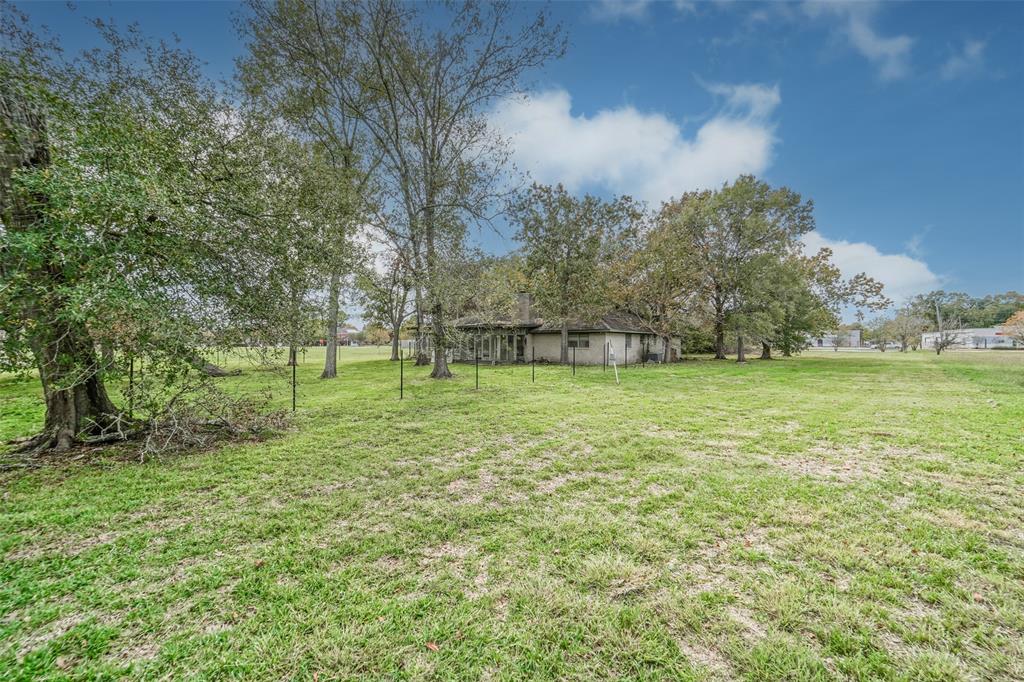 503 N Friendswood Dr, Friendswood, TX 77546