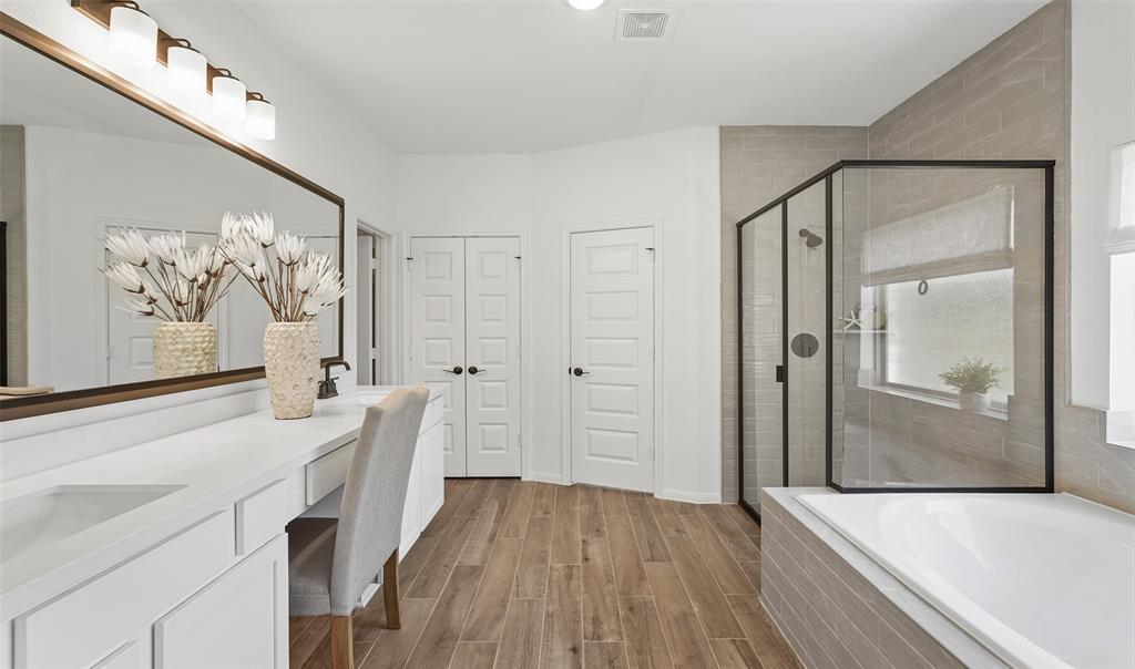 15359 Spring Lake Ave, Mont Belvieu, TX 77523