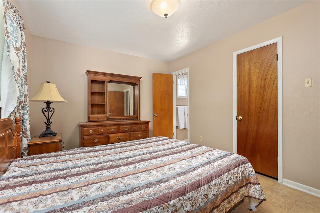 821 Luella Ave, Deer Park, TX 77536