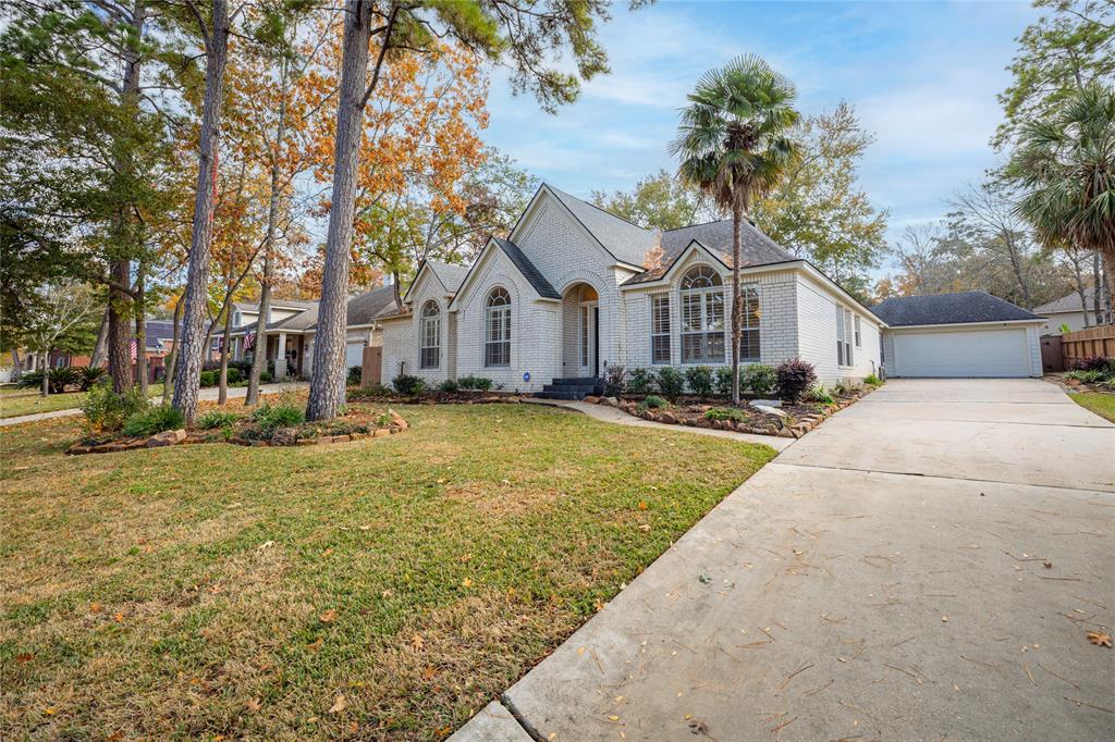 127 Lakeside Dr, Conroe, TX 77356