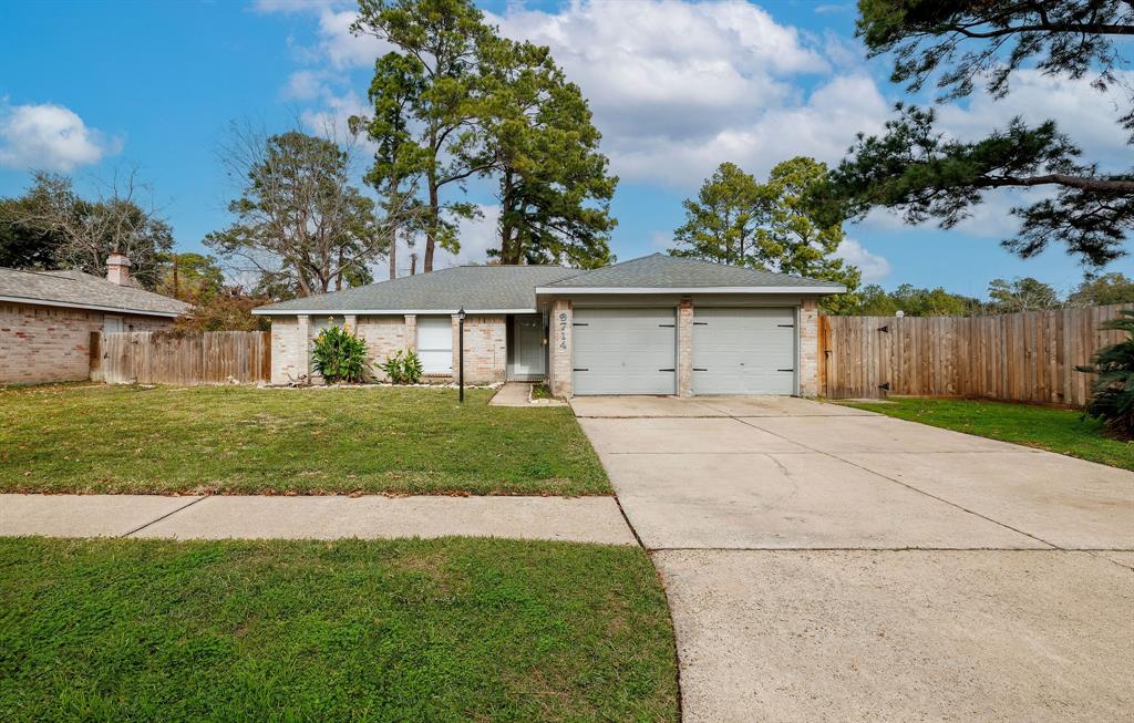 9714 Cane Creek Dr, Houston, TX 77070