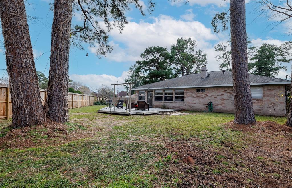 9714 Cane Creek Dr, Houston, TX 77070