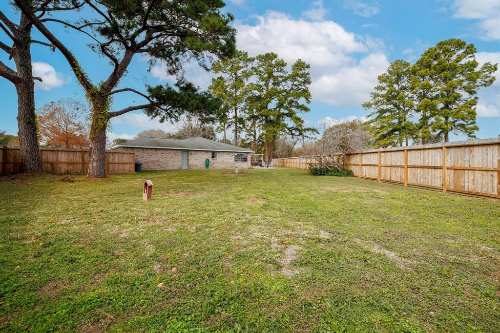 9714 Cane Creek Dr, Houston, TX 77070