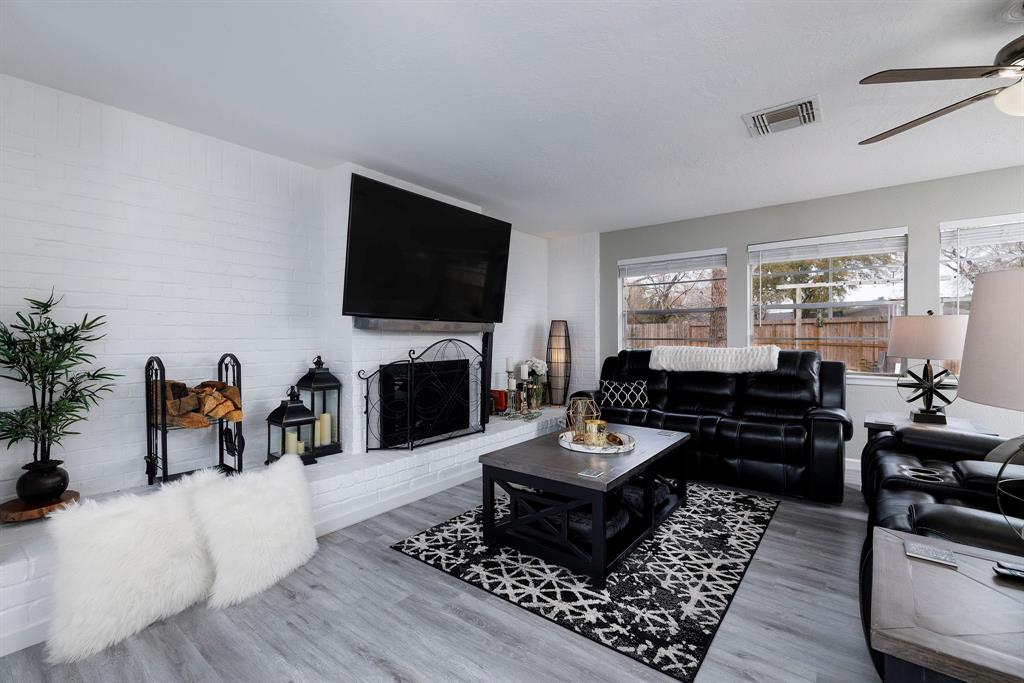 9714 Cane Creek Dr, Houston, TX 77070