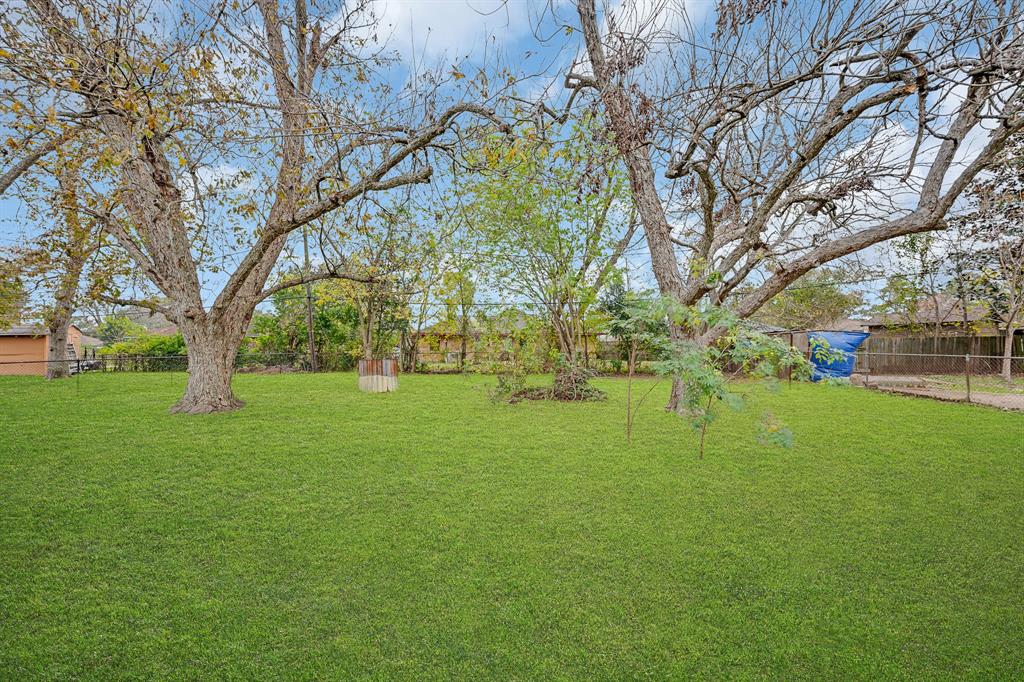 6631 Southbrook Dr, Houston, TX 77087