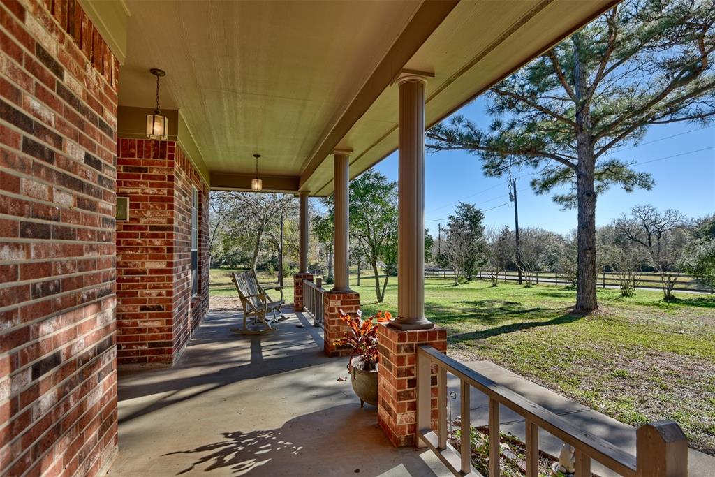 6940 Stokes Rd, Bellville, TX 77418