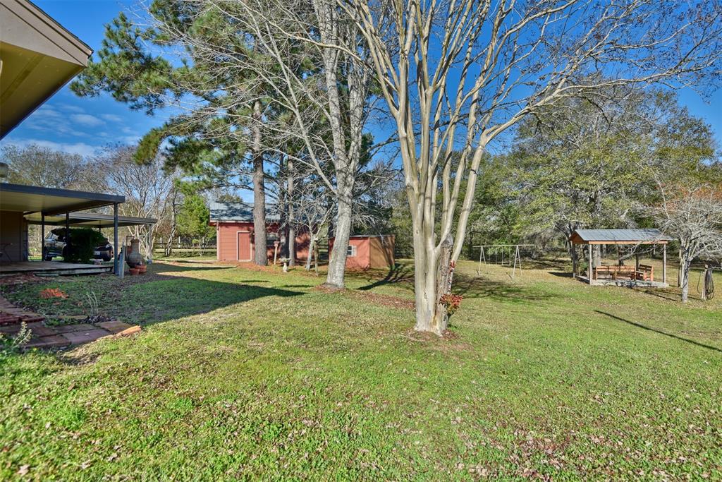 6940 Stokes Rd, Bellville, TX 77418