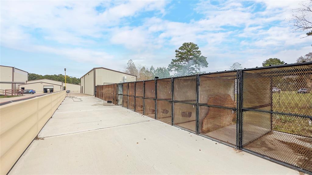 183 Mathis Dairy Rd, Huntsville, TX 77340