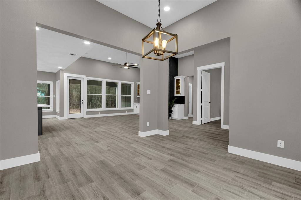 12194 Mill Creek Dr S, Plantersville, TX 77363