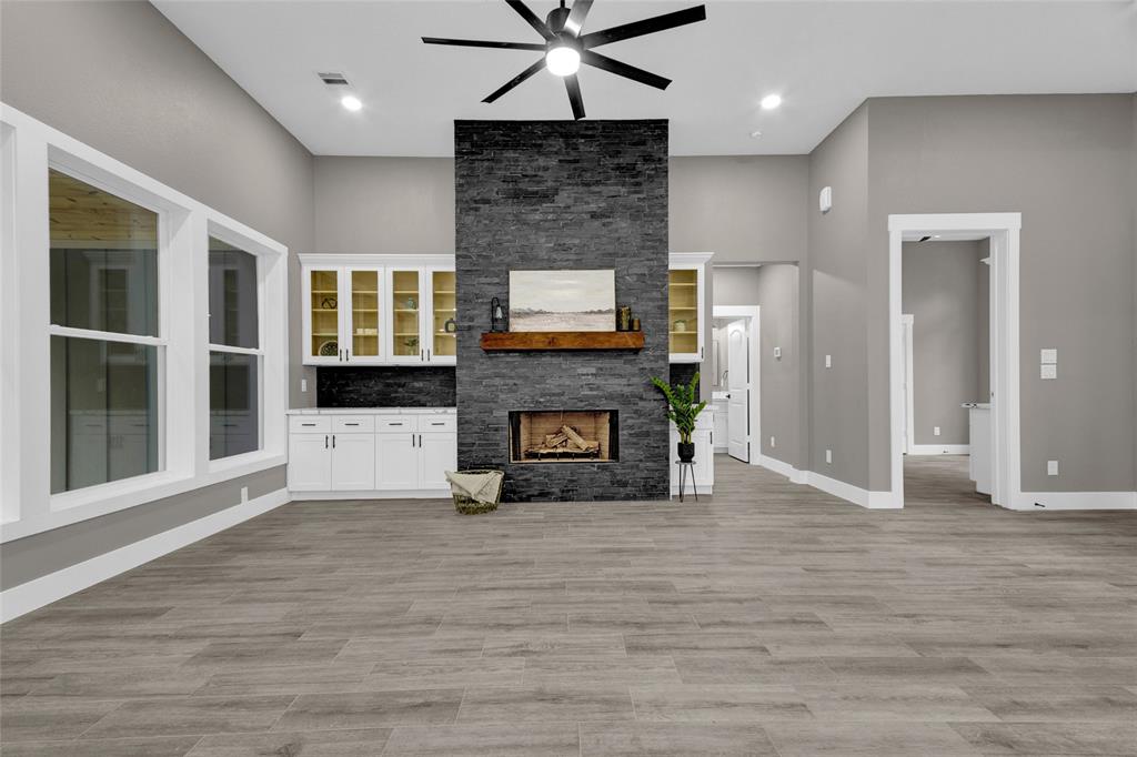 12194 Mill Creek Dr S, Plantersville, TX 77363