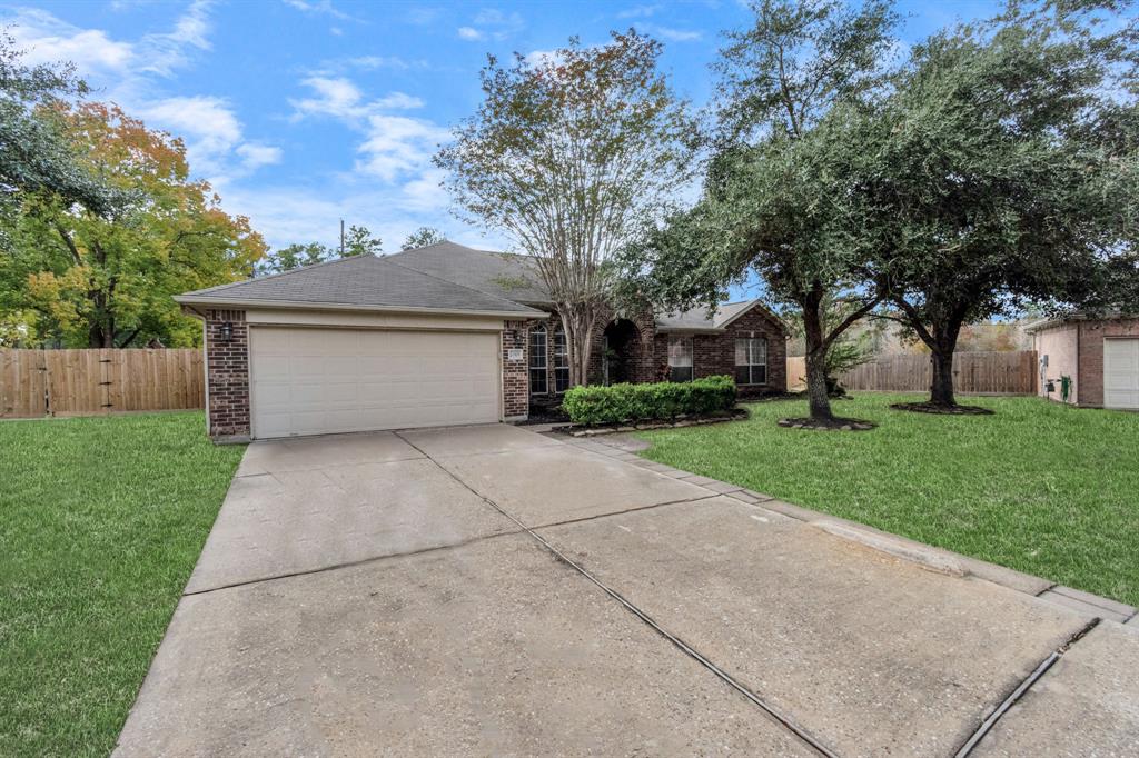 21503 Country Club Green Cir, Tomball, TX 77375