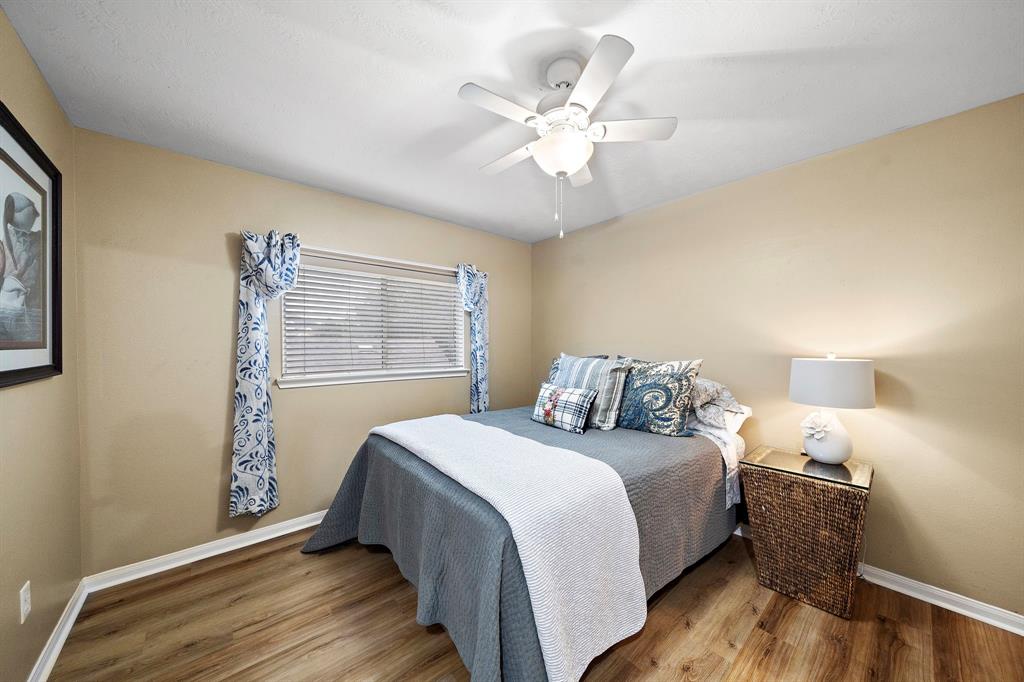 5130 Chase Park Cir, Bacliff, TX 77518